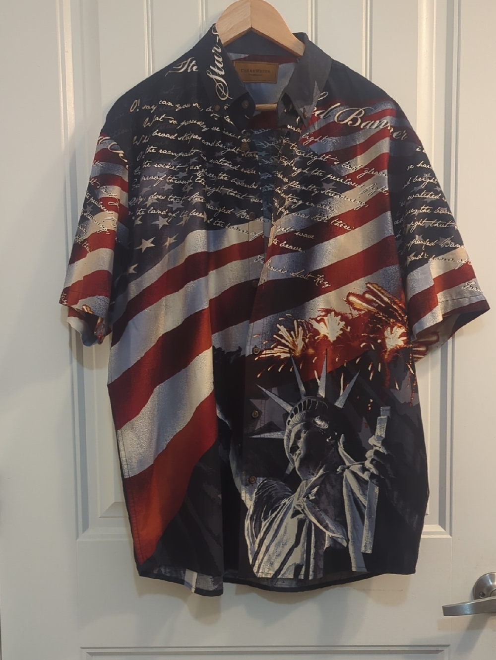 Clear Water Outdoors Patriotic Flag Print Short-Sleeve Shirt  NWOT Size L